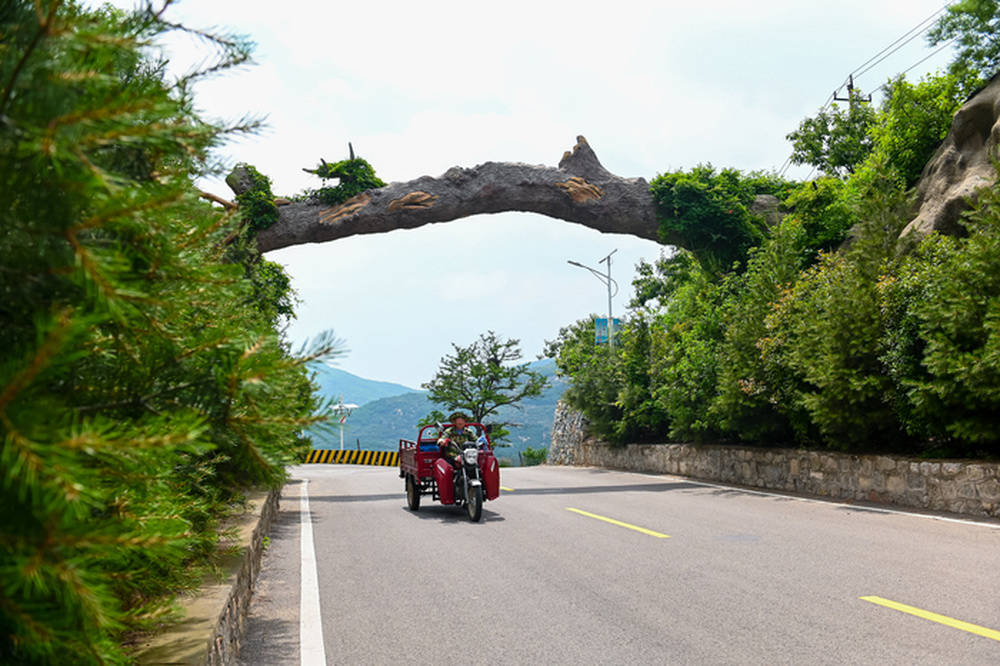 泰山腳下，一條旅遊公路見證著從“愁”到“富”