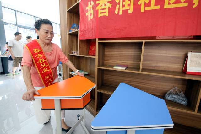 安徽蕪湖這群孩子幹了件暖心事！一本本圖書，讓青青家園飄滿書香