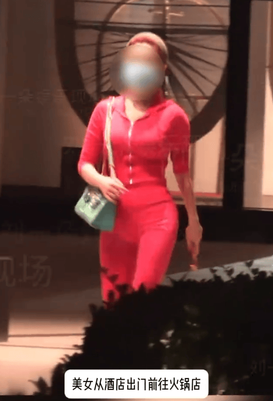 原創包貝爾被曝凌晨進入紅髮女子酒店房間，刻意擋窗簾，共處超6小時