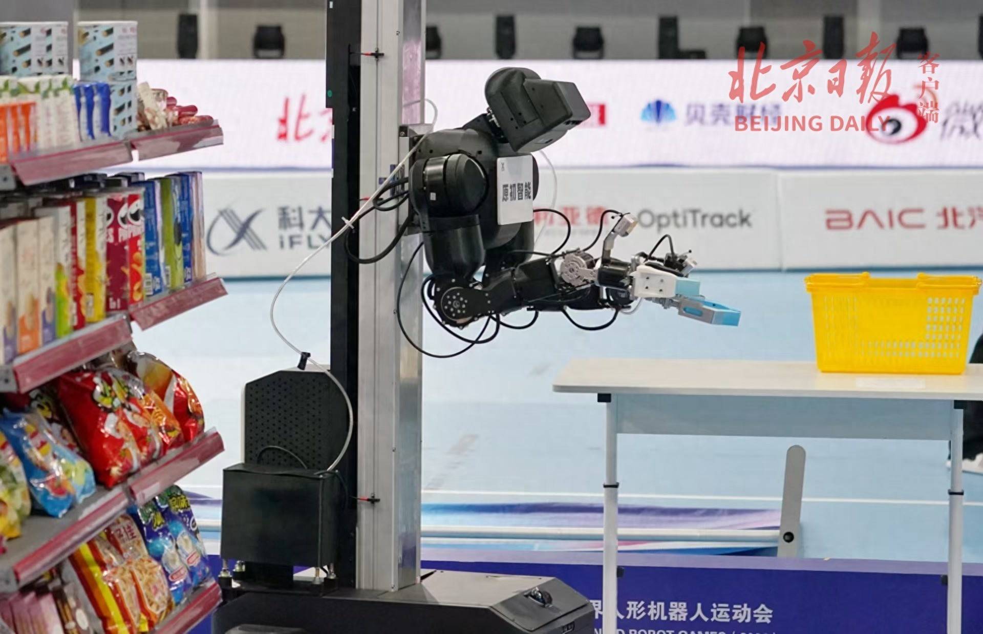 外賣揀貨、貨架補貨樣樣在行！機器人挑戰便利店理貨員