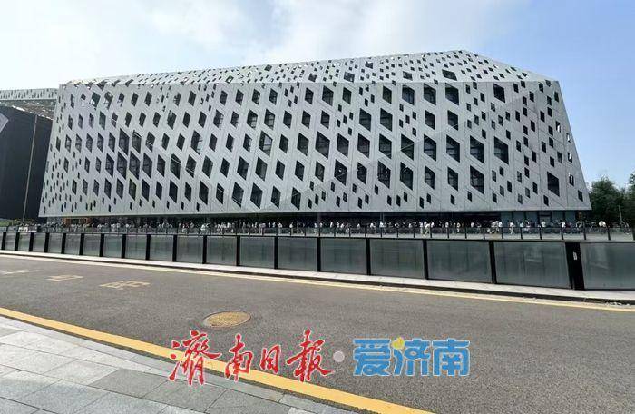原創泉城書香濃 從圖書館“一座難求”說起