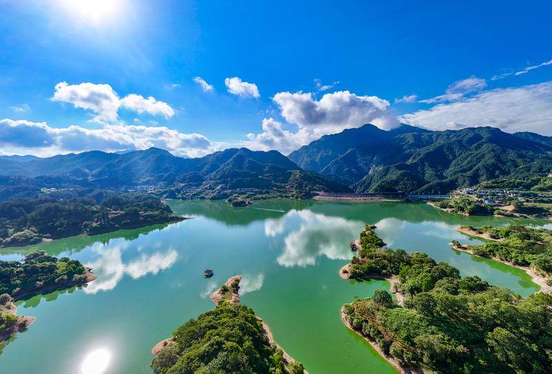 強國有我·旅遊｜波光粼粼 清涼入鏡