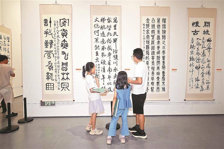 賞過《詠春》品書法 中韓文化交流升溫