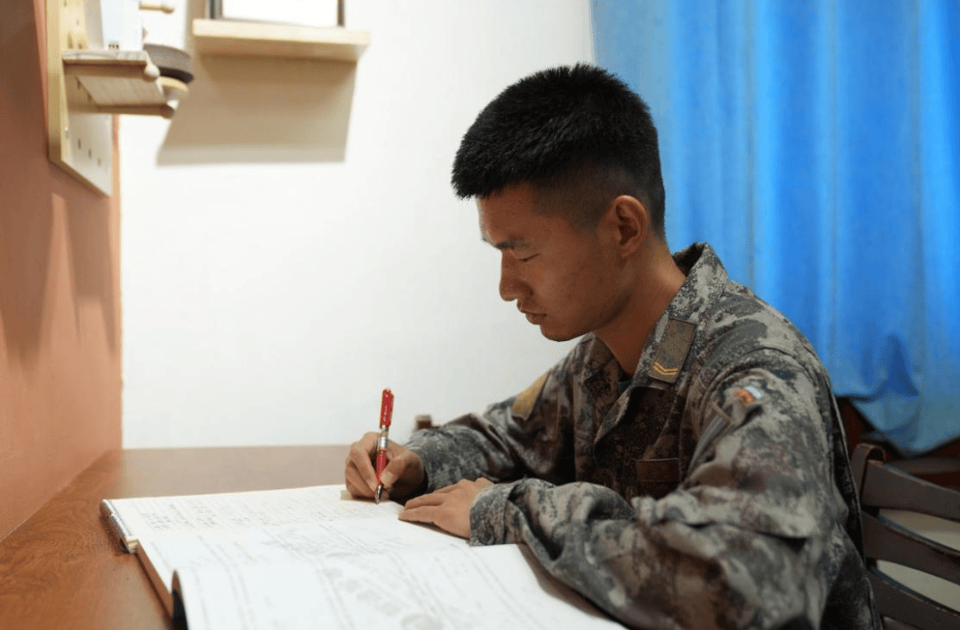 南海第一哨，4名優秀大學生士兵提幹！