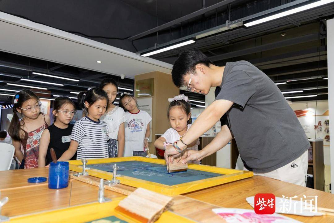暑期的“圖書館奇妙日”好熱鬧：從“看八仙”到“當八仙”