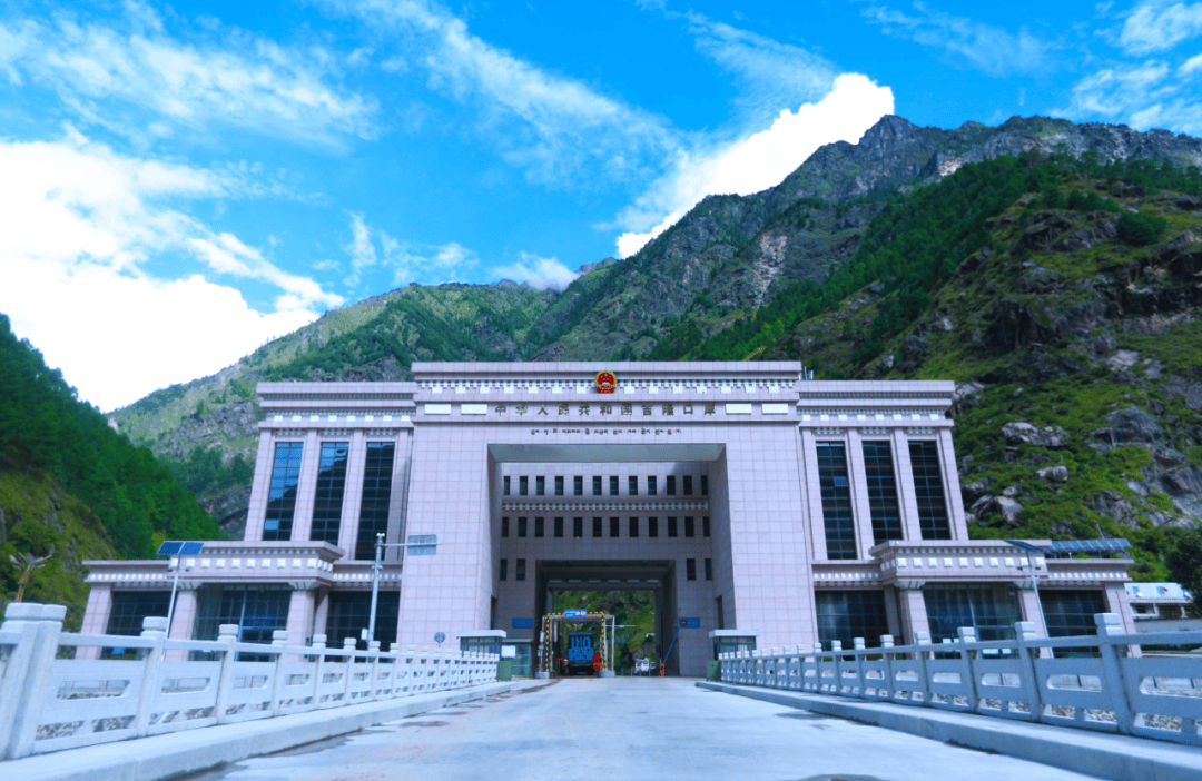 西藏吉隆發生泥石流災害，國家移民管理局：我們無比牽掛困守險境的戰友，等候戰友平安歸來