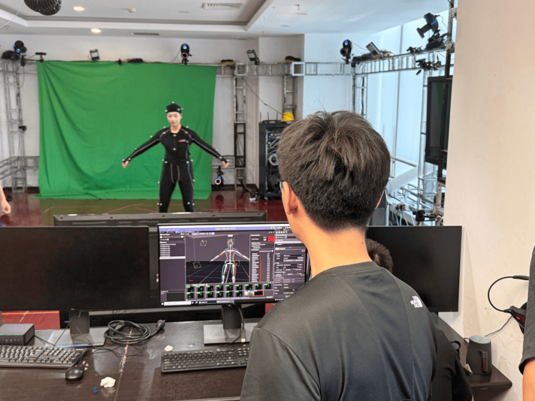 世界人形機器人運動會，北京大中小學“科創軍團”實力出圈