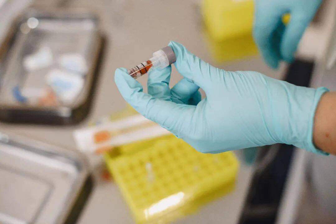 賣掉房產、耗資百萬，兩赴烏克蘭為自閉症兒子做幹細胞治療，我最終等來一場空
