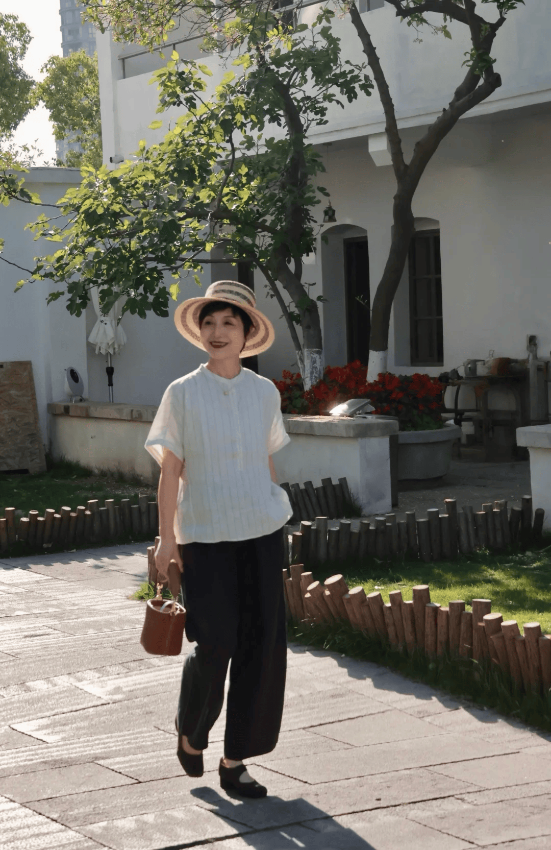 原創為什麼建議50+女性，夏末秋初多穿“九分褲”？看完你就懂了