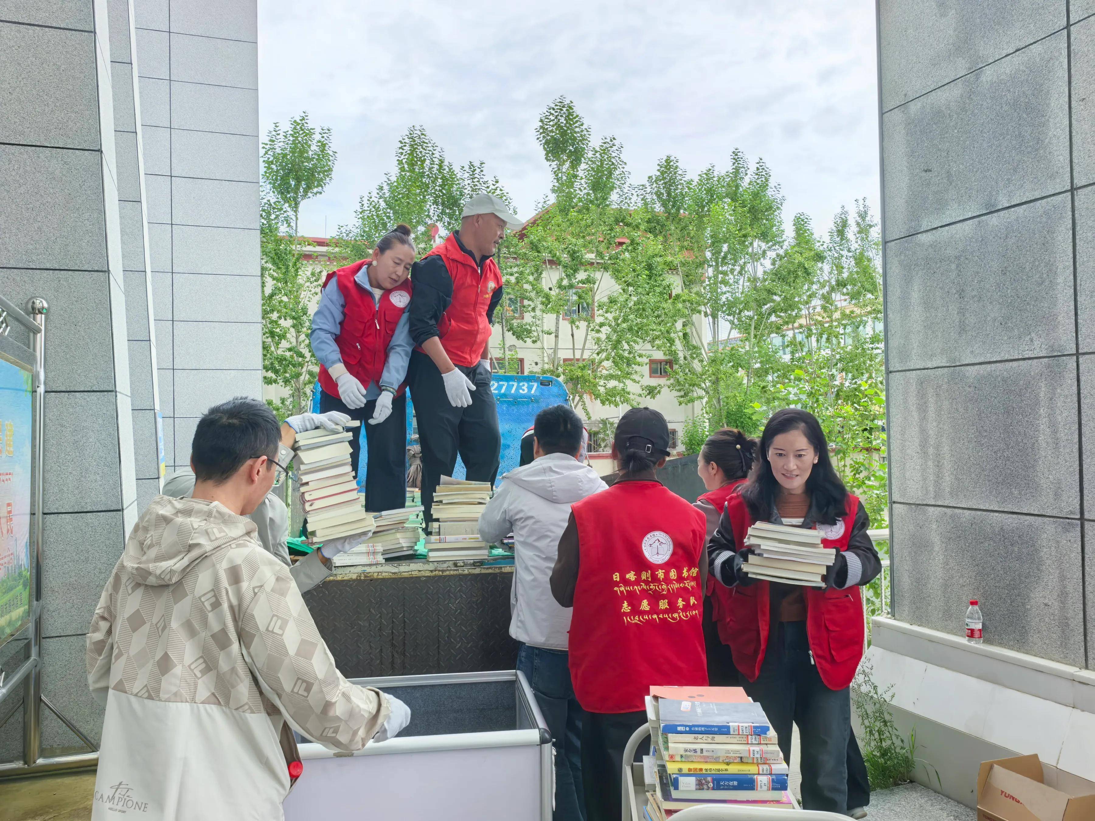 原創西藏日喀則市圖書館完成市第三高階中學分館圖書更新工作