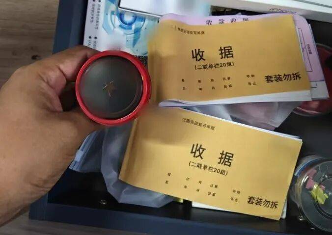 上海爺叔搬家遭遇“軟暴力”，警方出手，11人被抓！