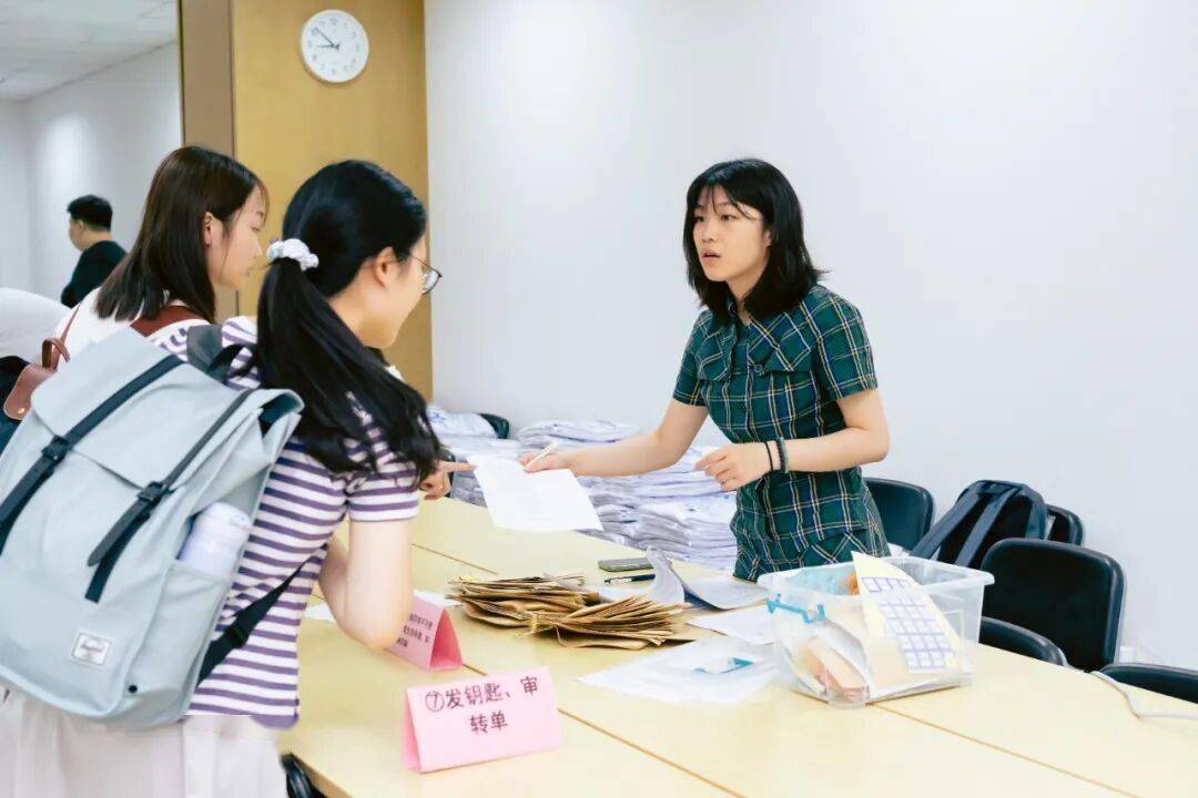 宣醫新聞|醫路同行 築夢宣醫：首都醫科大學宣武醫院迎來2026級研究生新同學