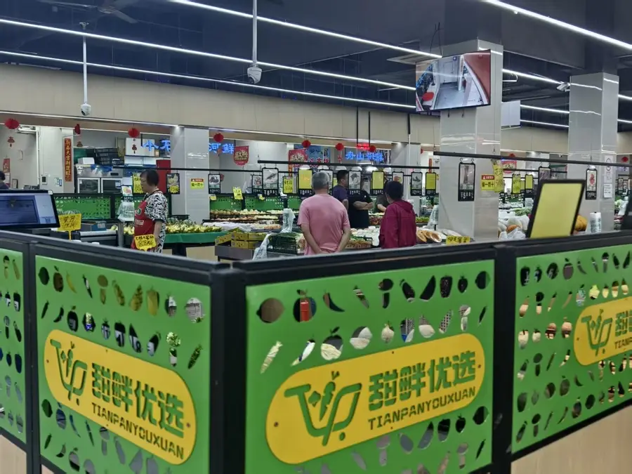老菜場改完什麼樣？能喝咖啡品美食剪頭髮，還有平價菜，食品安全天天查