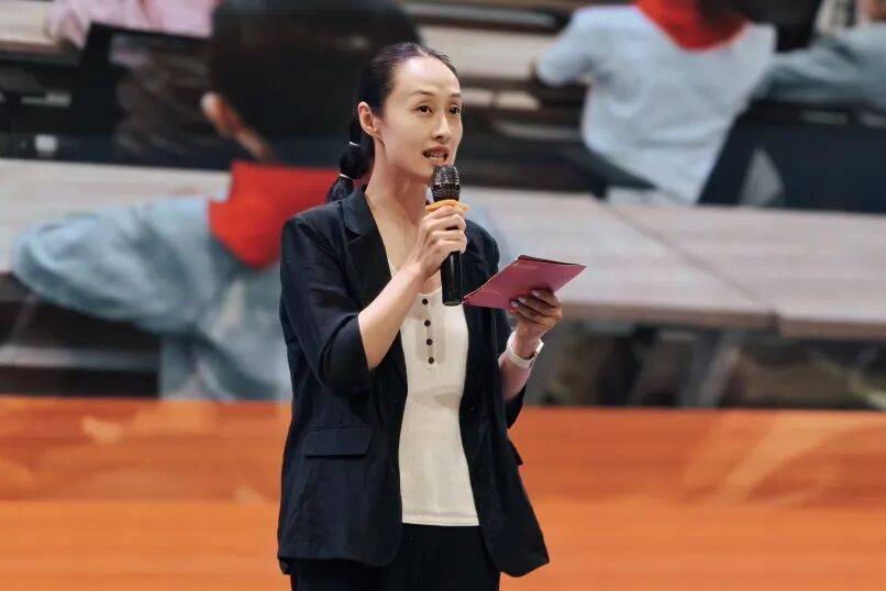 開學前一小學教師先賽師德演講：要深耕專業更要愛潤童心