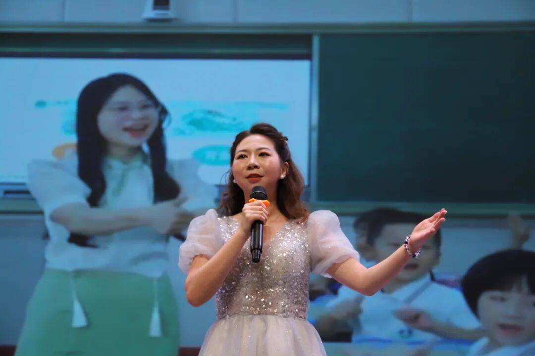 開學前一小學教師先賽師德演講：要深耕專業更要愛潤童心