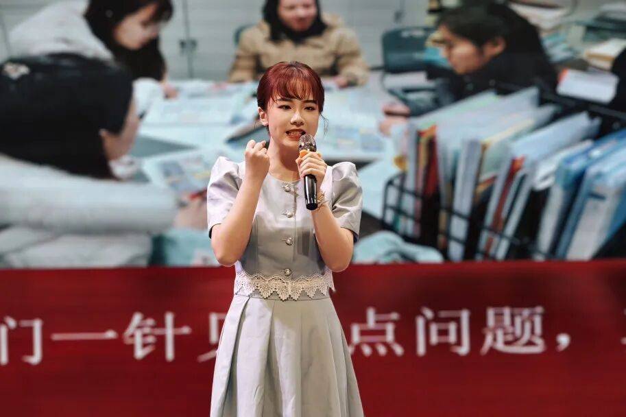 開學前一小學教師先賽師德演講：要深耕專業更要愛潤童心