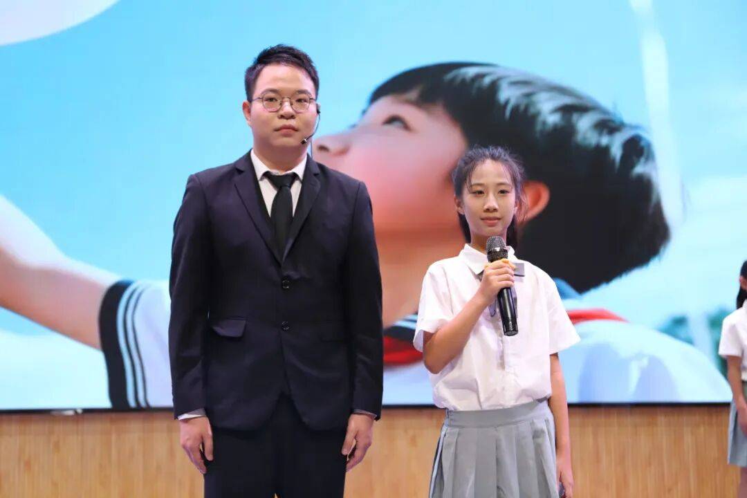 開學前一小學教師先賽師德演講：要深耕專業更要愛潤童心