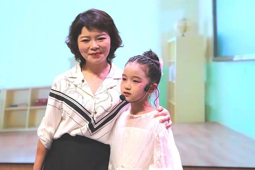 開學前一小學教師先賽師德演講：要深耕專業更要愛潤童心