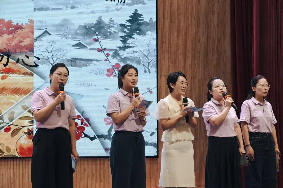 開學前一小學教師先賽師德演講：要深耕專業更要愛潤童心