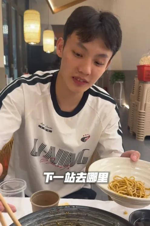 原創接班朱芳雨下班後的美食探店之旅？徐傑社媒引發熱議
