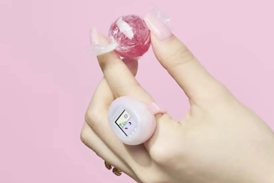 Tamagotchi Ring 推出指尖電子寵物機