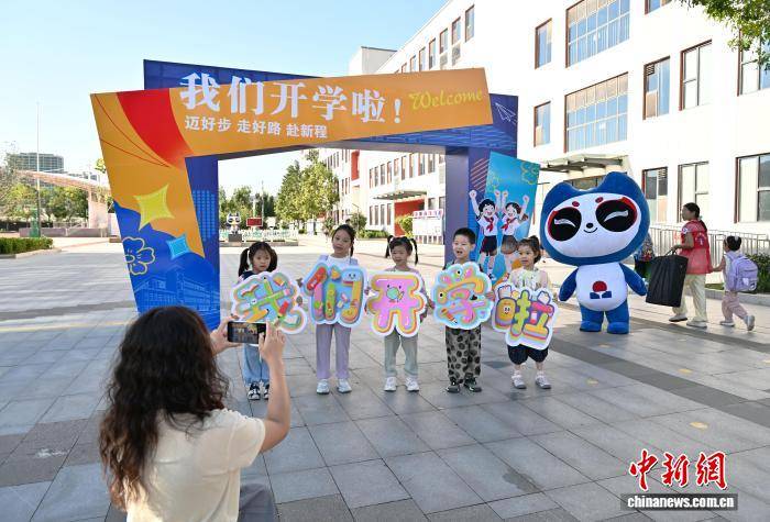 河北石家莊：小學生開啟校園新生活