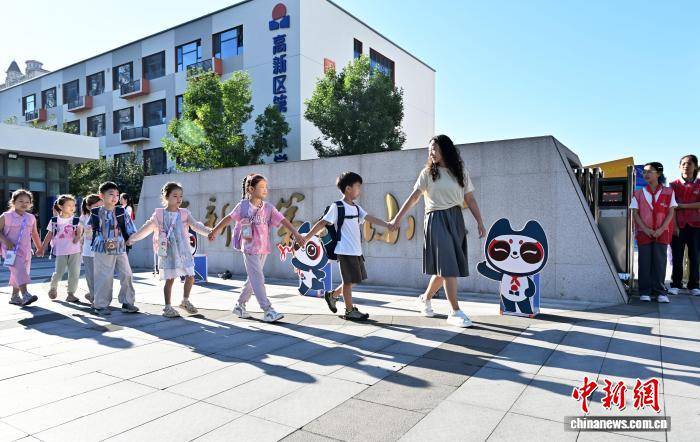 河北石家莊：小學生開啟校園新生活