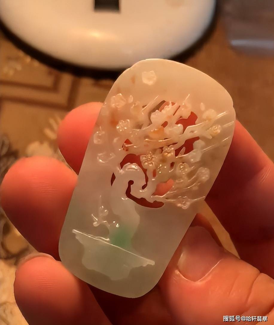 翡翠的鏤空工藝，暗藏哪些雕刻門道？