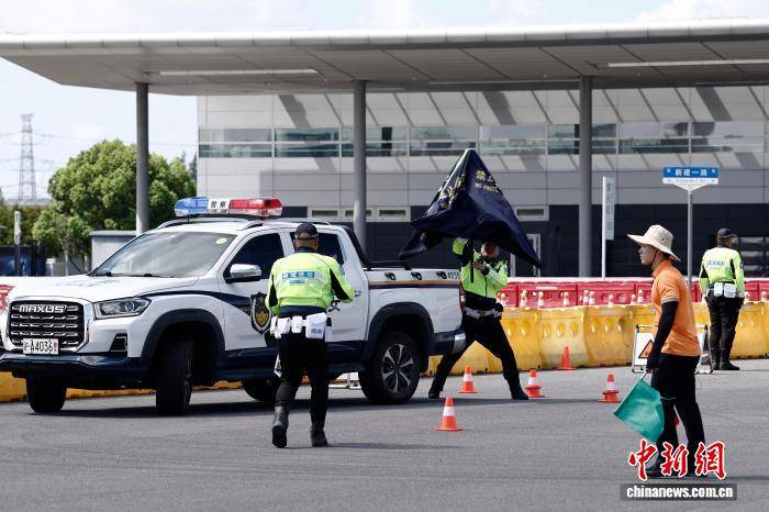 上海市公安交管部門開展“數空地”一體化突發事件快速處置比武競賽