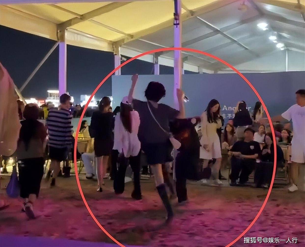 原創演都不演了！王菲又犯老毛病，男閨蜜被指騷擾女性，謝霆鋒處境難堪