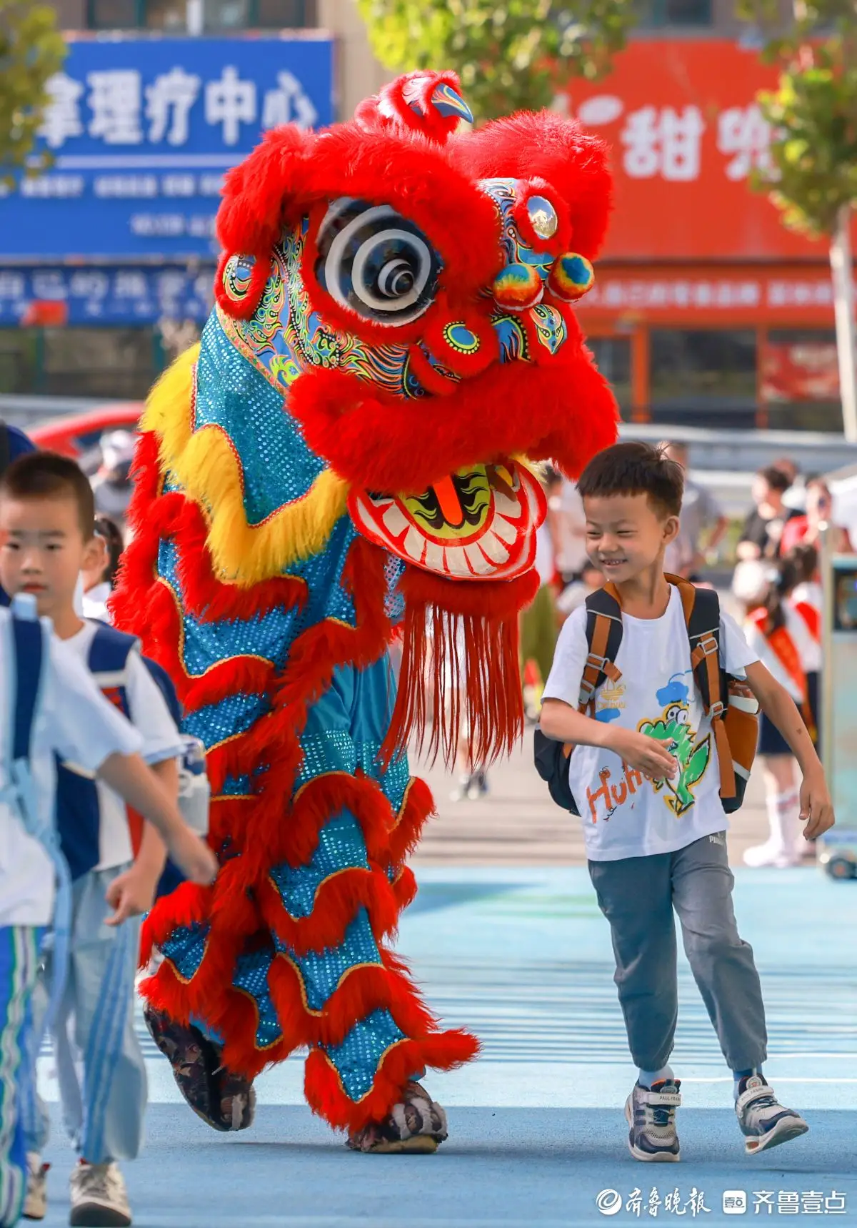 圖集｜開學首日儀式感滿滿，煙臺一小學舞獅迎“新”