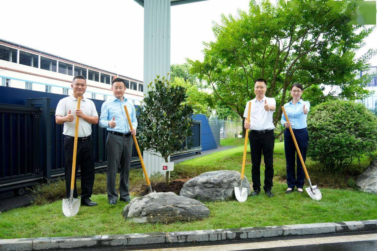 佛山市委、市政府致信感謝皇派門窗，政企同心共啟高質量發展新篇