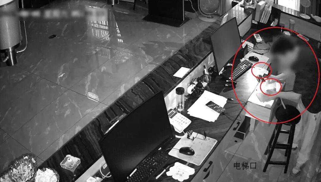 收銀臺裡的真鈔，怎麼變成了“影視道具”？