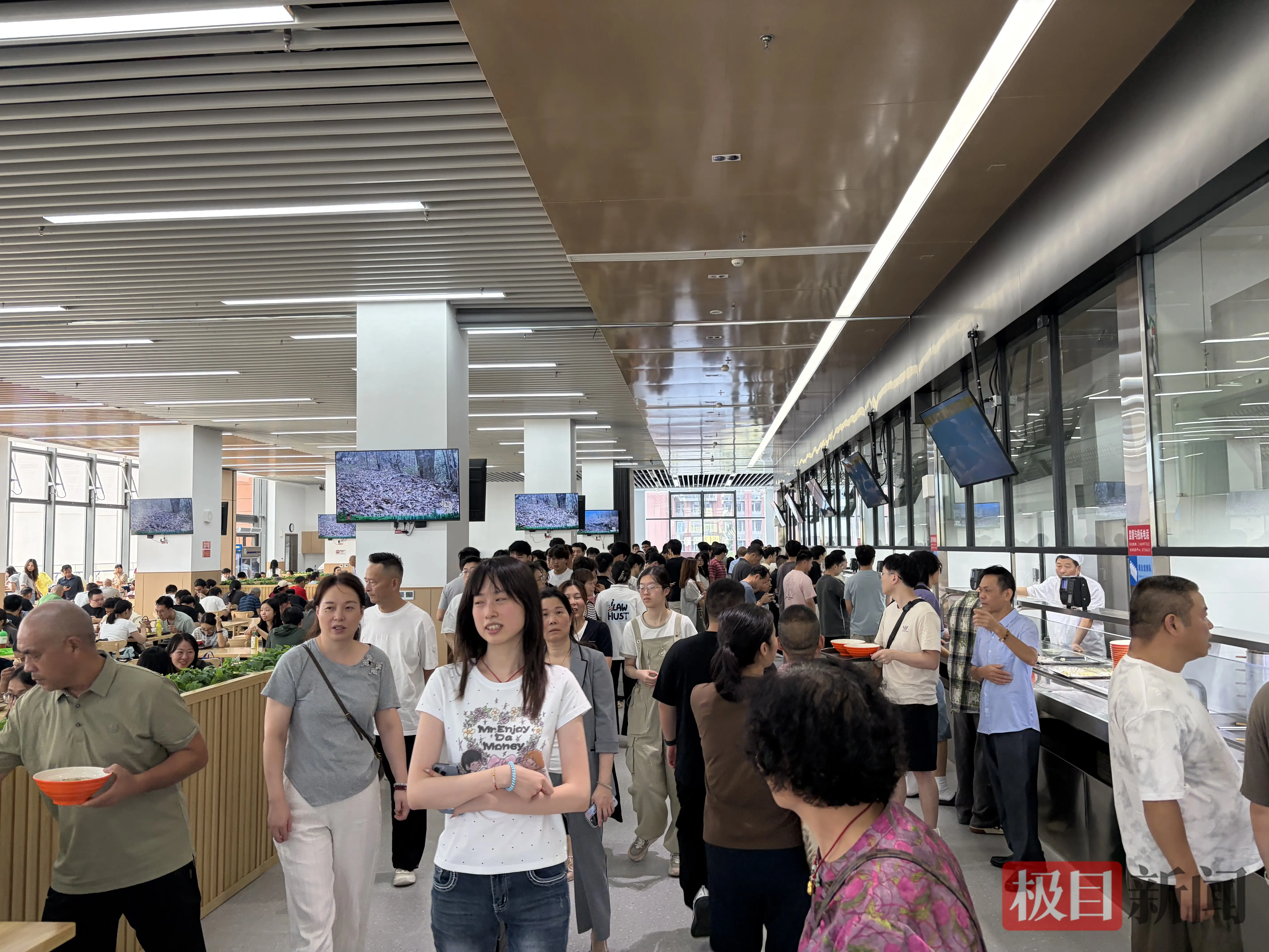 車谷“迎新禮”誠意滿滿：華科大軍山校區迎首批研究生，“人才地圖”一站式導航安居創業