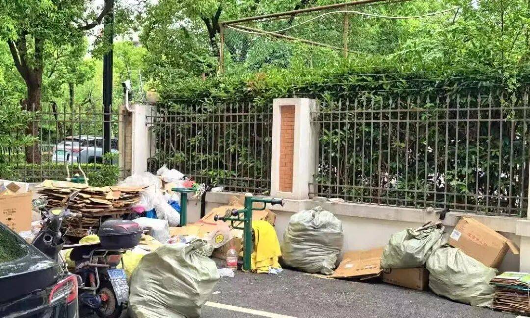 上海一對夫妻讓小區居民不堪其擾！“十餘年了，這種苦日子看不到盡頭”