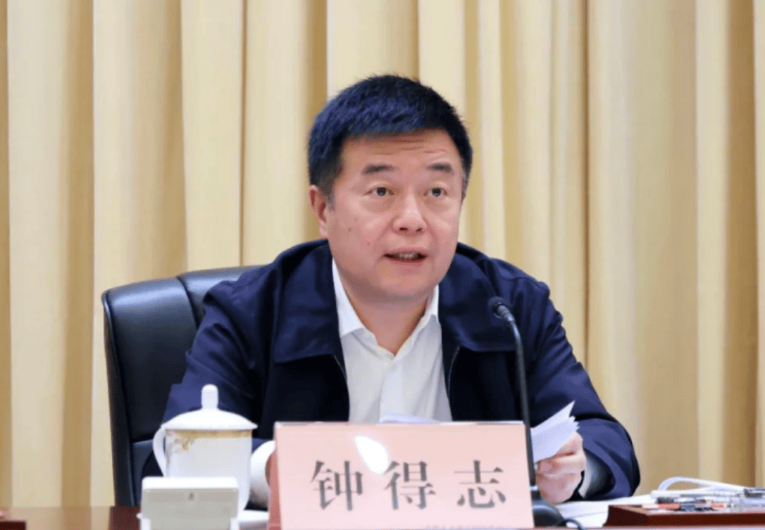 廣西壯族自治區政府秘書長鍾得志任南寧市委副書記、市政府黨組書記