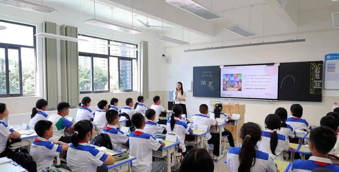 貴陽一中科學城中學啟用