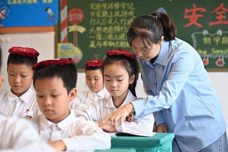 “梓萱、子涵”不流行了！首批“20後”小學生名字都叫啥？