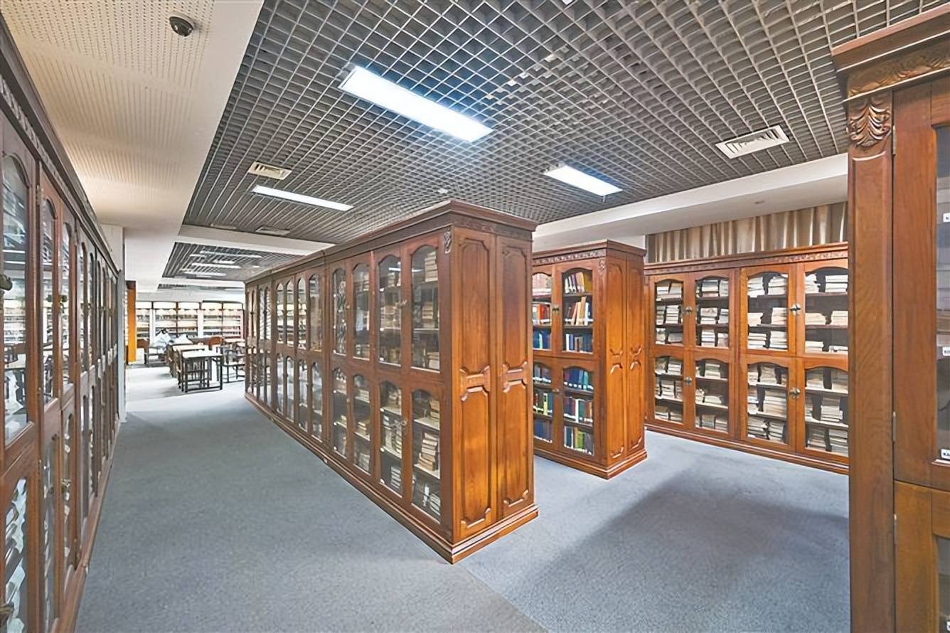 新生驚歎廈門大學德旺圖書館，“大得讓我差點迷路”