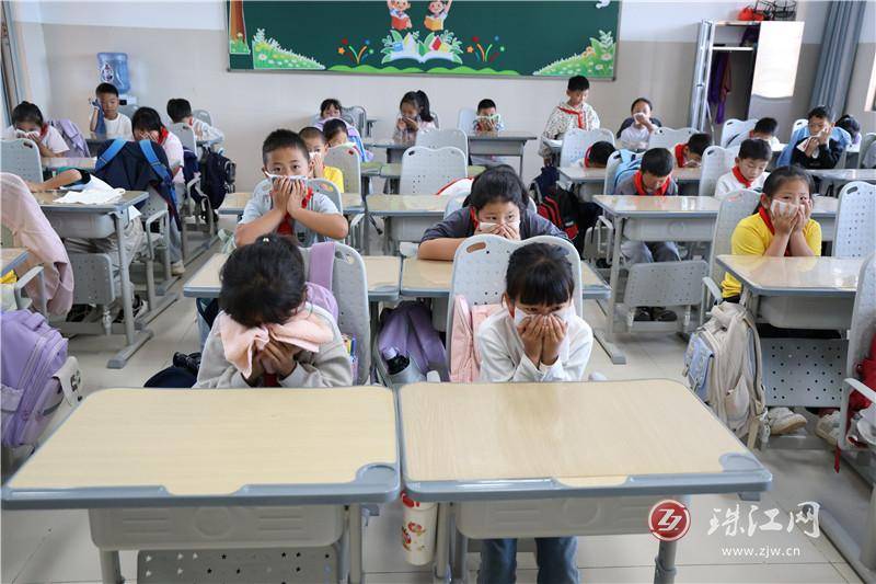 文筆小學開展消防應急疏散演練