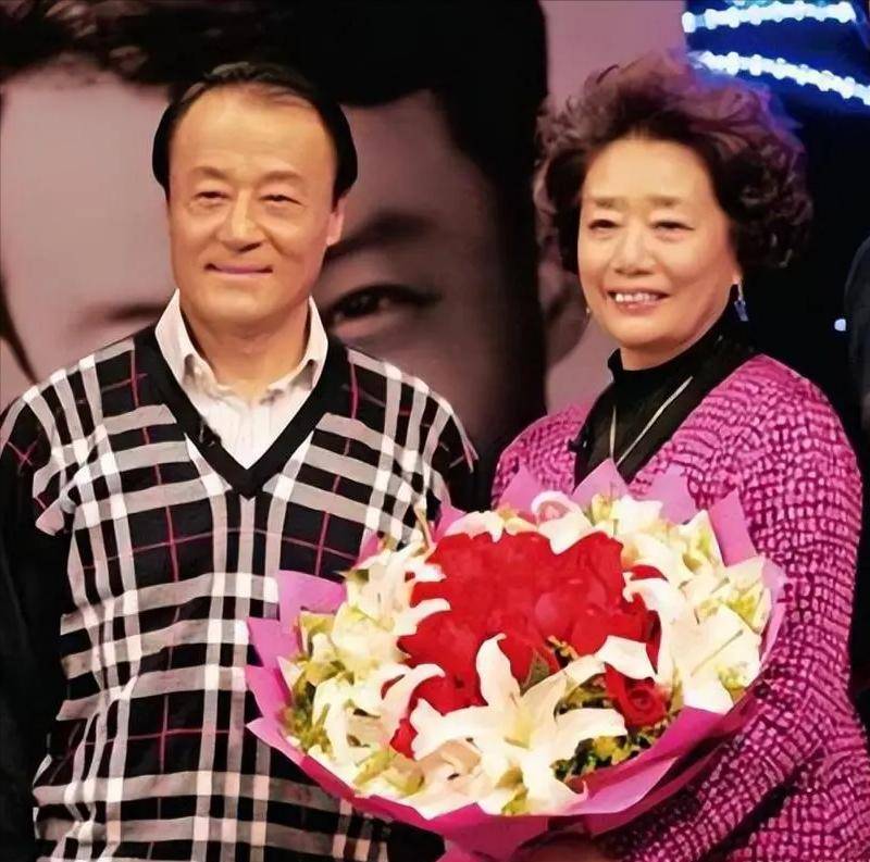 原創“乒壇美男子”李富榮：娶舞蹈演員為妻，如今兒子是知名演員