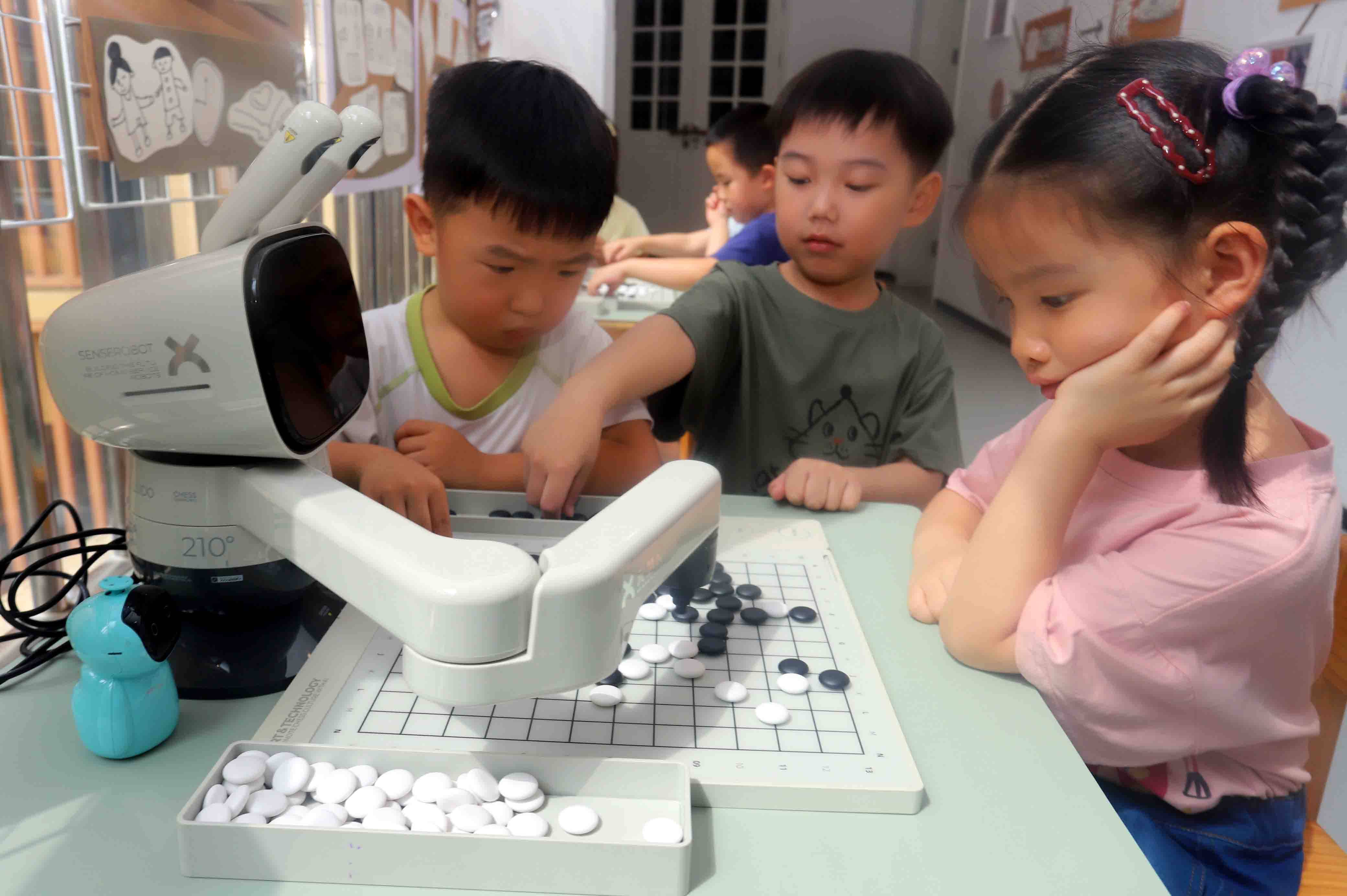 蘇州市姑蘇區冠雲實驗幼兒園開展趣味科技活動