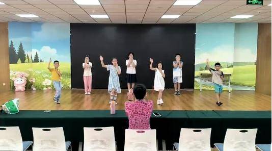 青島佳琪聽障兒童舞蹈團登上國家級舞臺 她用舞蹈為聽障孩子點亮“逐夢向陽星”