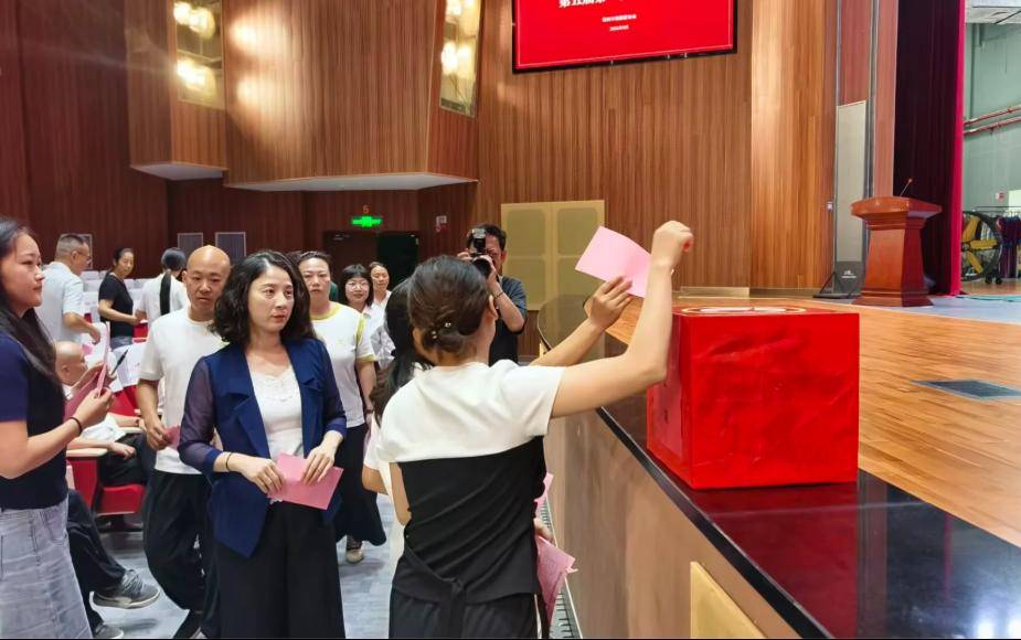 原創鄂州市戲劇家協會第五屆第一次會員大會圓滿召開 熊小薇當選會長