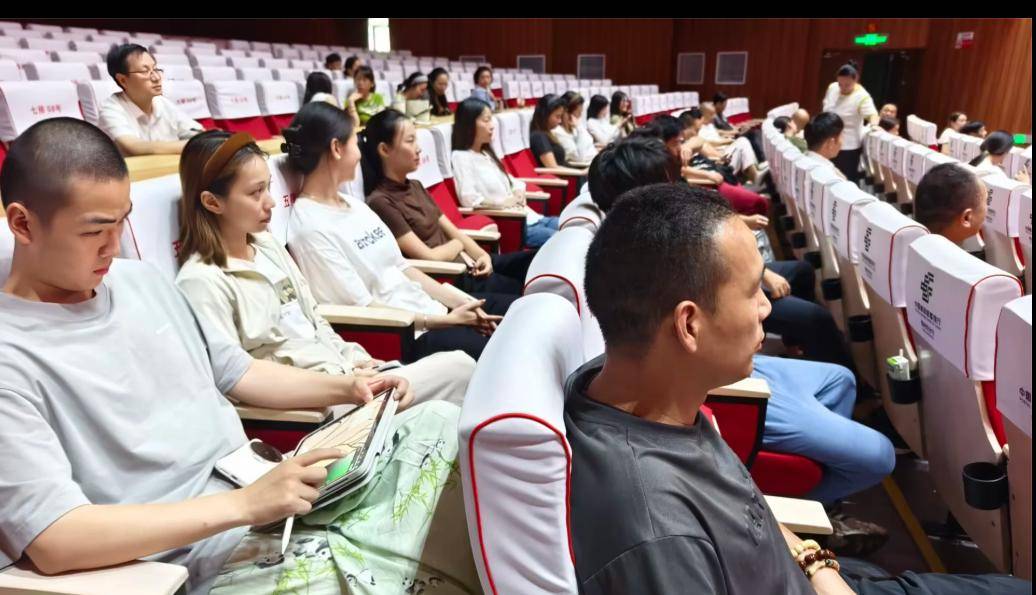 原創鄂州市戲劇家協會第五屆第一次會員大會圓滿召開 熊小薇當選會長