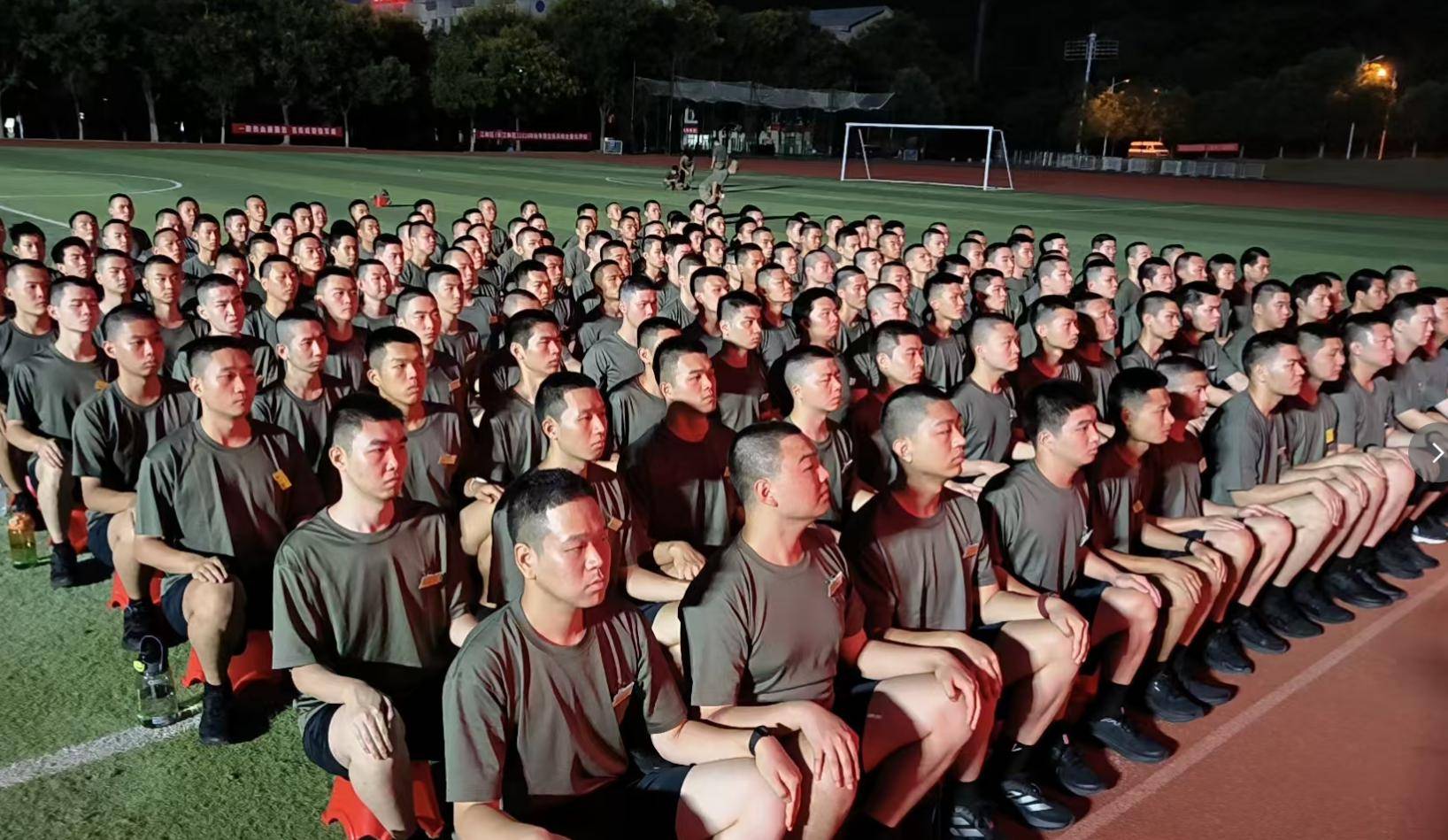 漢南區人武部舉辦役前教育強軍電影展映活動