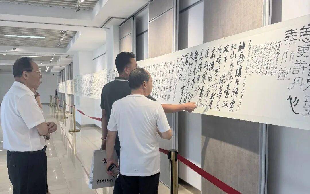 《威海勝境·詩魂墨韻》書法威海詩詞賦百米長卷展啟幕