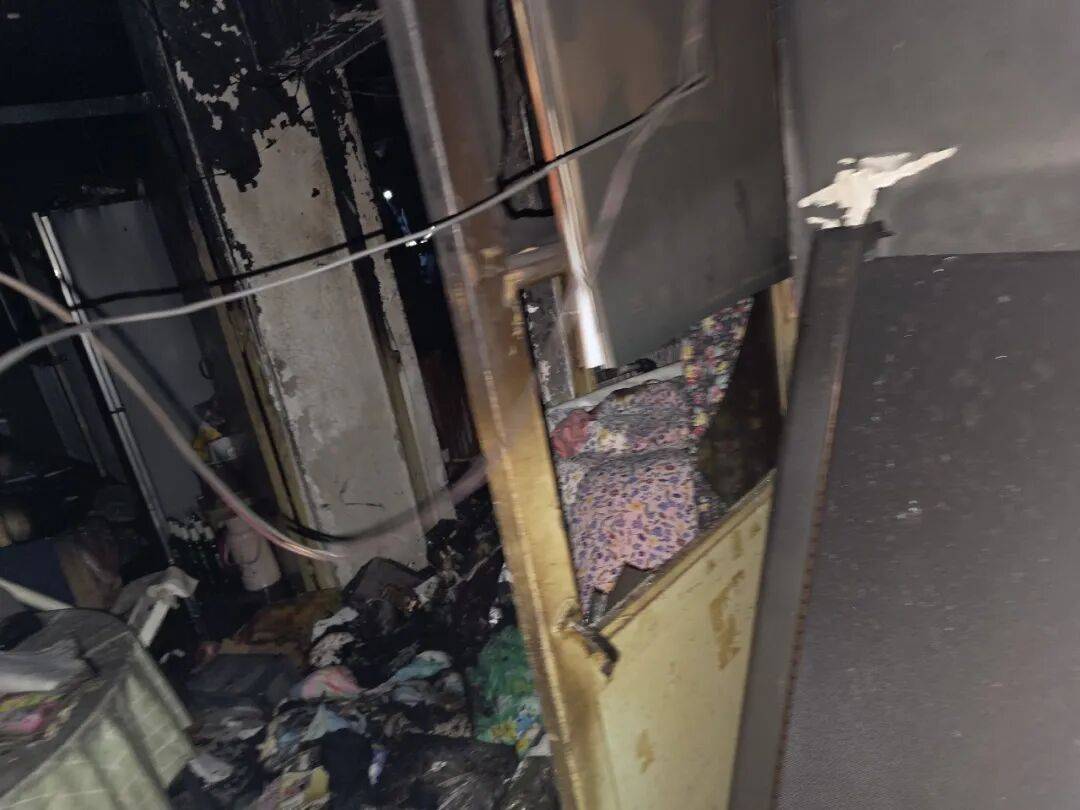 深夜居家起火！朝陽消防快速處置 警惕生活用火不慎隱患