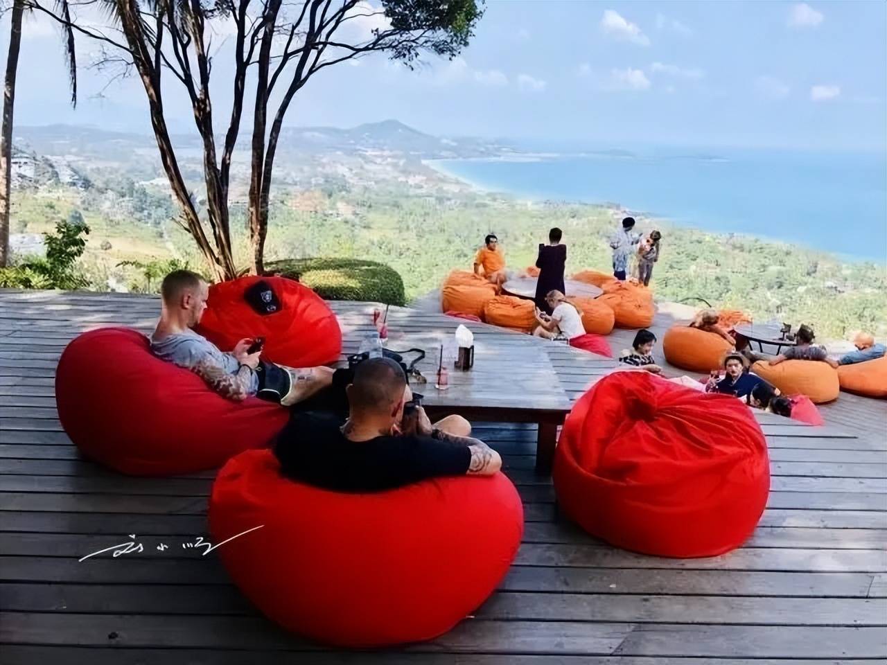 原創新“中國式旅遊”：如果不拍照發朋友圈，旅遊是不是就沒樂趣了？