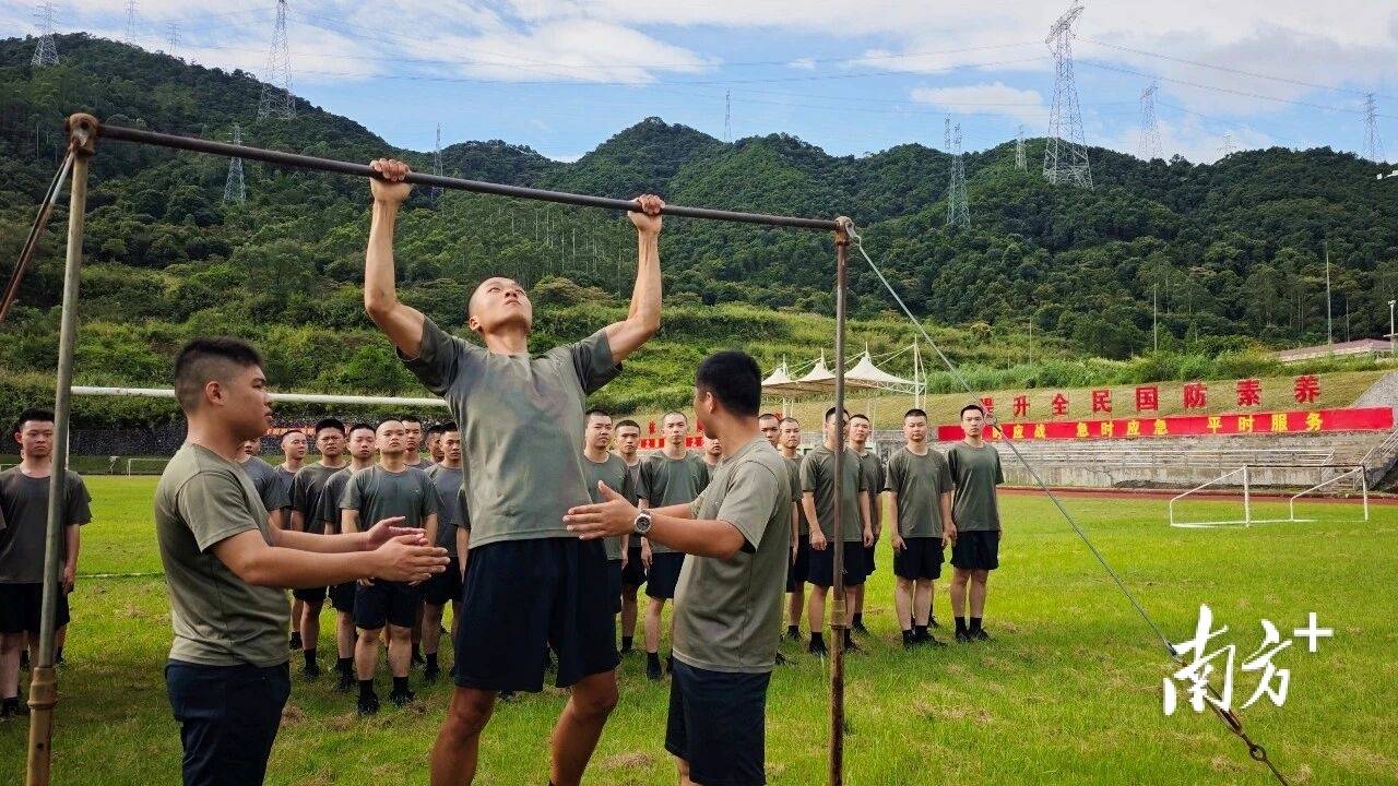 訓練場上口號嘹亮！清新“雙合格”青年役前教育進行時